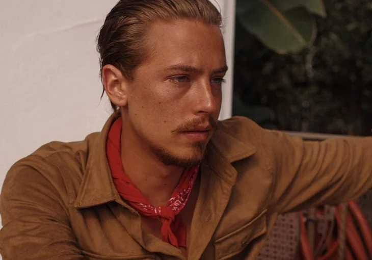 Cole Sprouse é preso durante protesto do movimento ‘Black Lives Matter’ na Califórnia