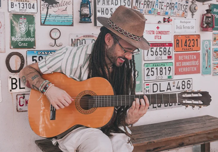 ‘Fruta Doce’: conheça a nova música do Gabriel Elias que junta forró com reggae!