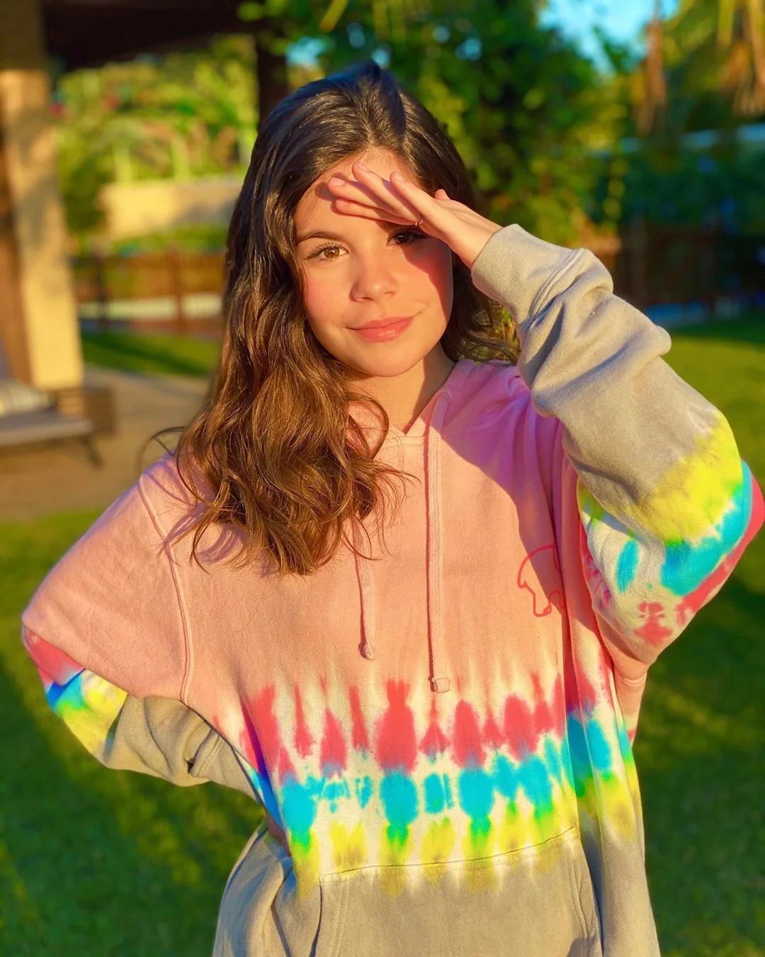 Luara zoa o Dia dos Namorando postando uma foto com seu ex, Titi