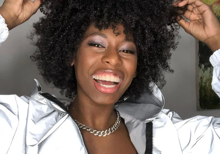 Vem saber como participar das lives da MC Soffia!