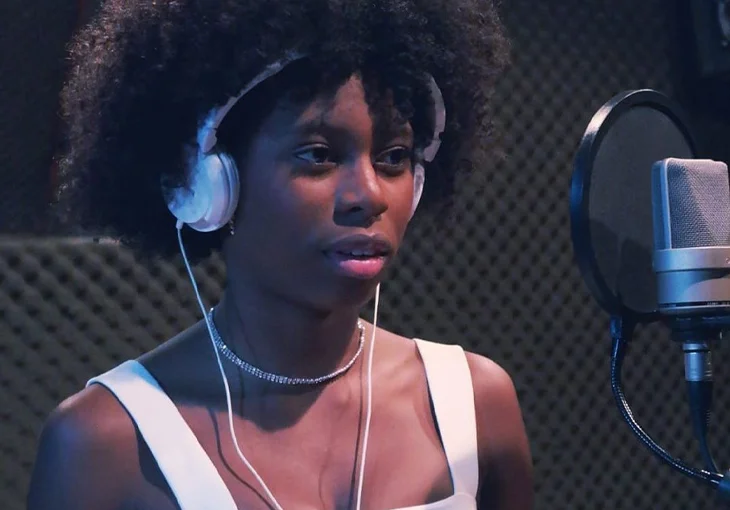 Com letra poderosa, MC Soffia lança clipe de ‘Raízes’