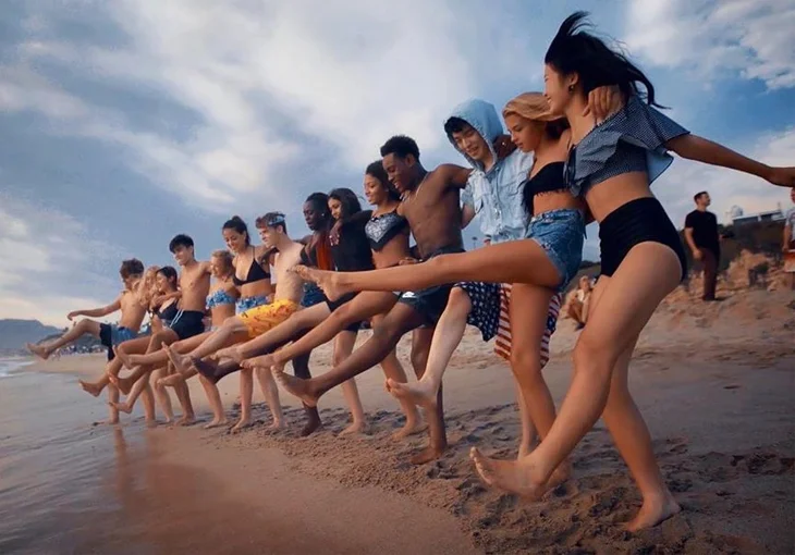 Clipe de ‘Stand Together’ do Now United chega com mensagem de força, esperança e união