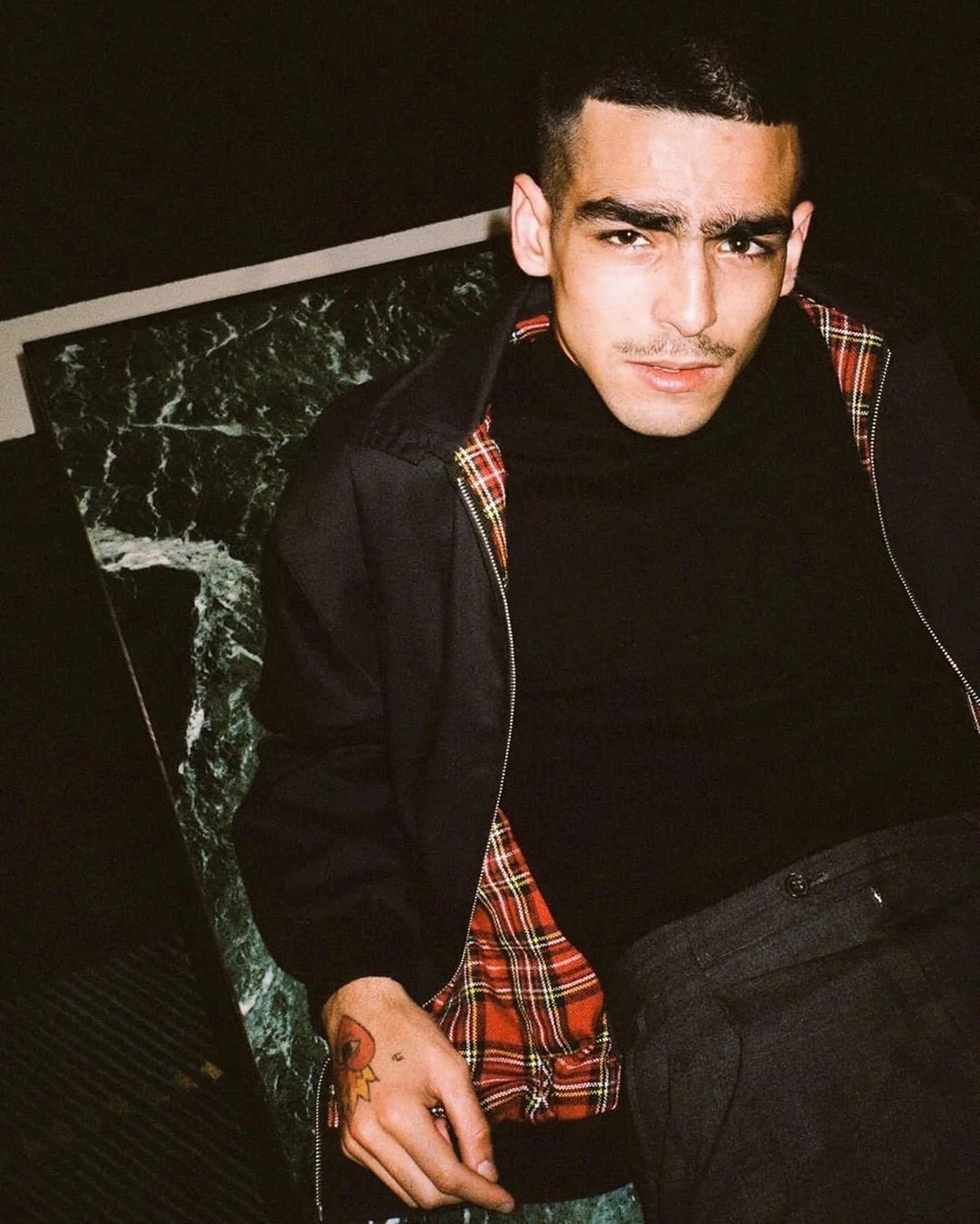 Omar Ayoso, de ‘Elite’, está namorando e já estamos shippando!