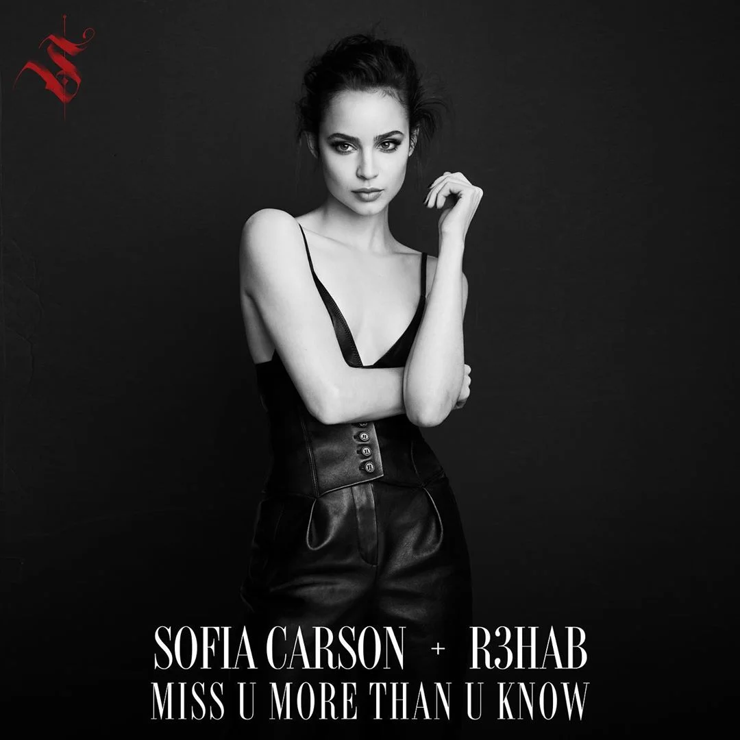 Coração partido é o tema da nova música de Sofia Carson! Vem ouvir