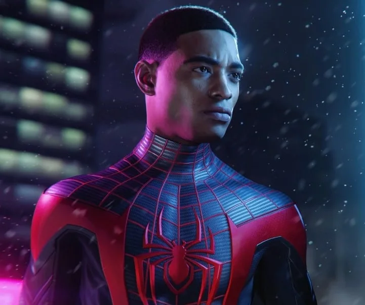 Miles Morales é o herói do game para Playstation 5 do Homem-Aranha