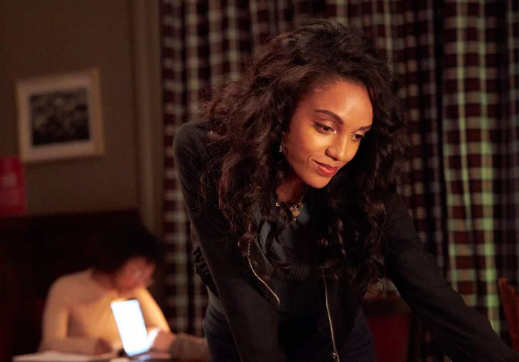 PERFIL: Conheça mais sobre Maisie Richardson-Sellers, a Chloe de ‘A Barraca do Beijo 2’