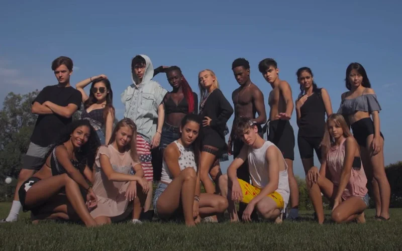 Now United aproveita uma festa na piscina no lyric vídeo de ‘Better’
