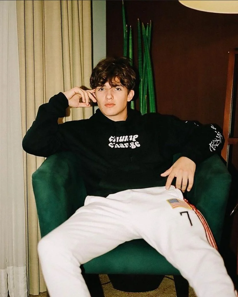 Noah Urrea lança música fofíssima declarando seu amor aos Uniters