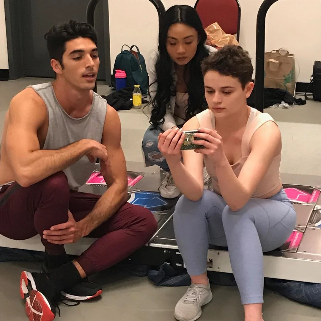 Elenco de ‘A Barraca do Beijo 2’ precisou ensaiar muito para arrasar na coreografia do filme! Vem ver