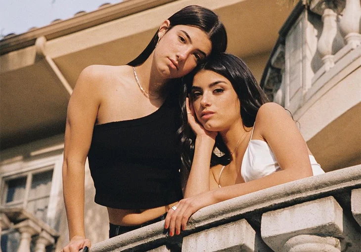 Será que o reality show da família D’Amelio vai rolar? Veja o que a Charli e Dixie falaram sobre!