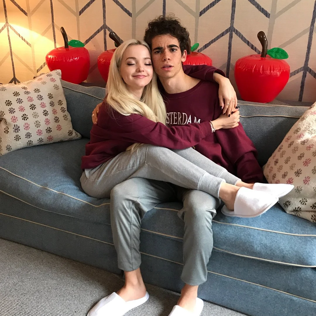 Dove Cameron fala da saudade por Cameron Boyce em lindo post