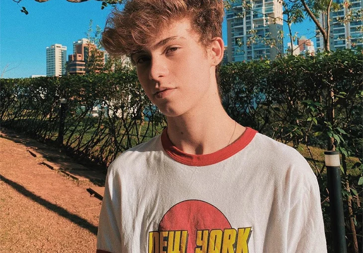 Lucas Andrade fala sobre seu primeiro single e novos projetos: ‘Próxima música está em produção’