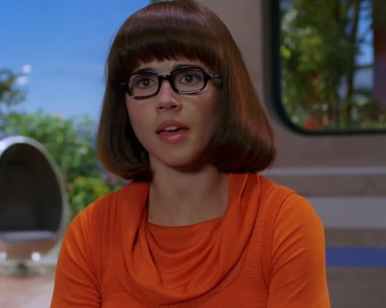 Warner censurou a homossexualidade de Velma no live-action de ‘Scooby-Doo’