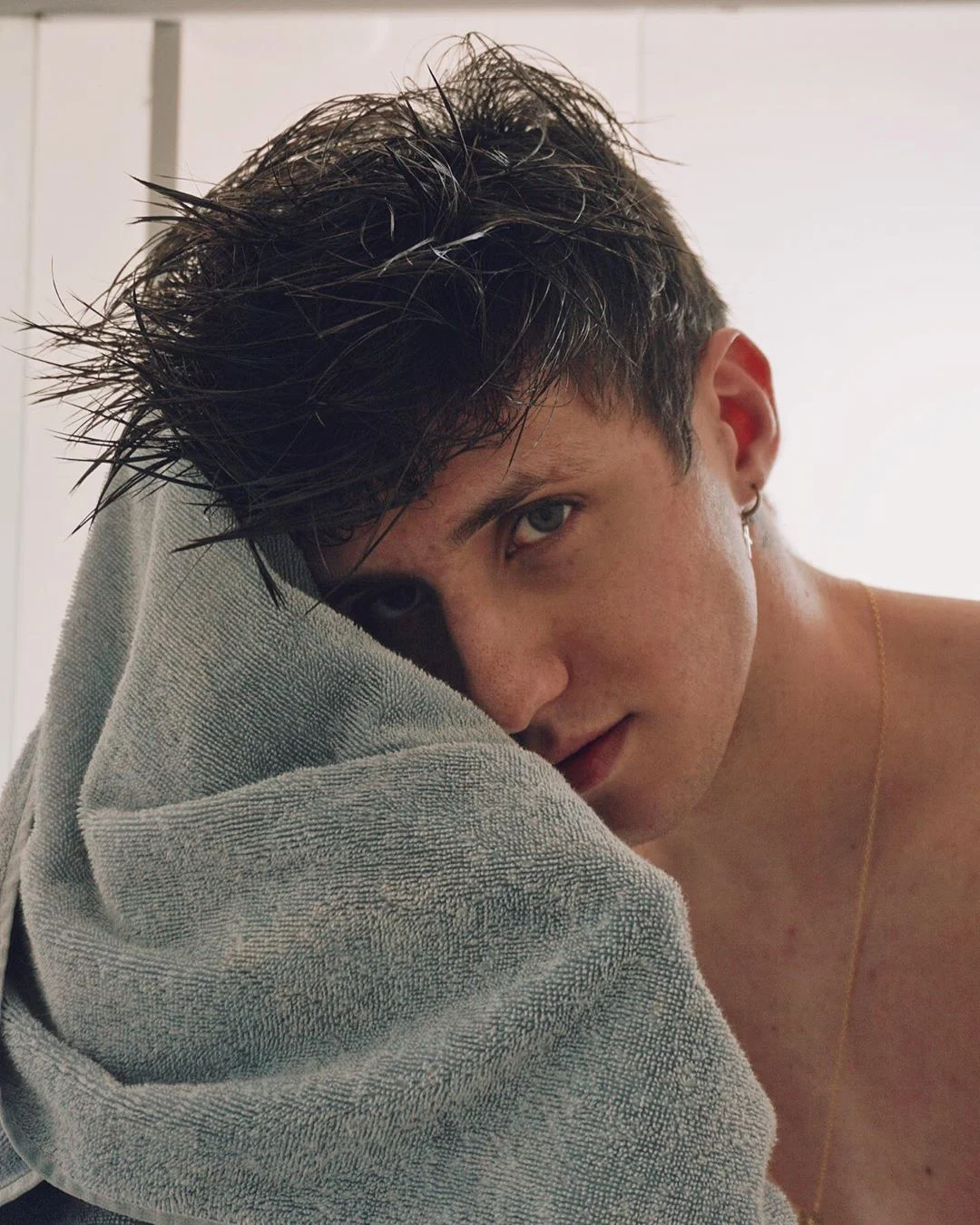 Pkllipe dá dicas certeiras para quem precisar lavar a louça mas odeia!