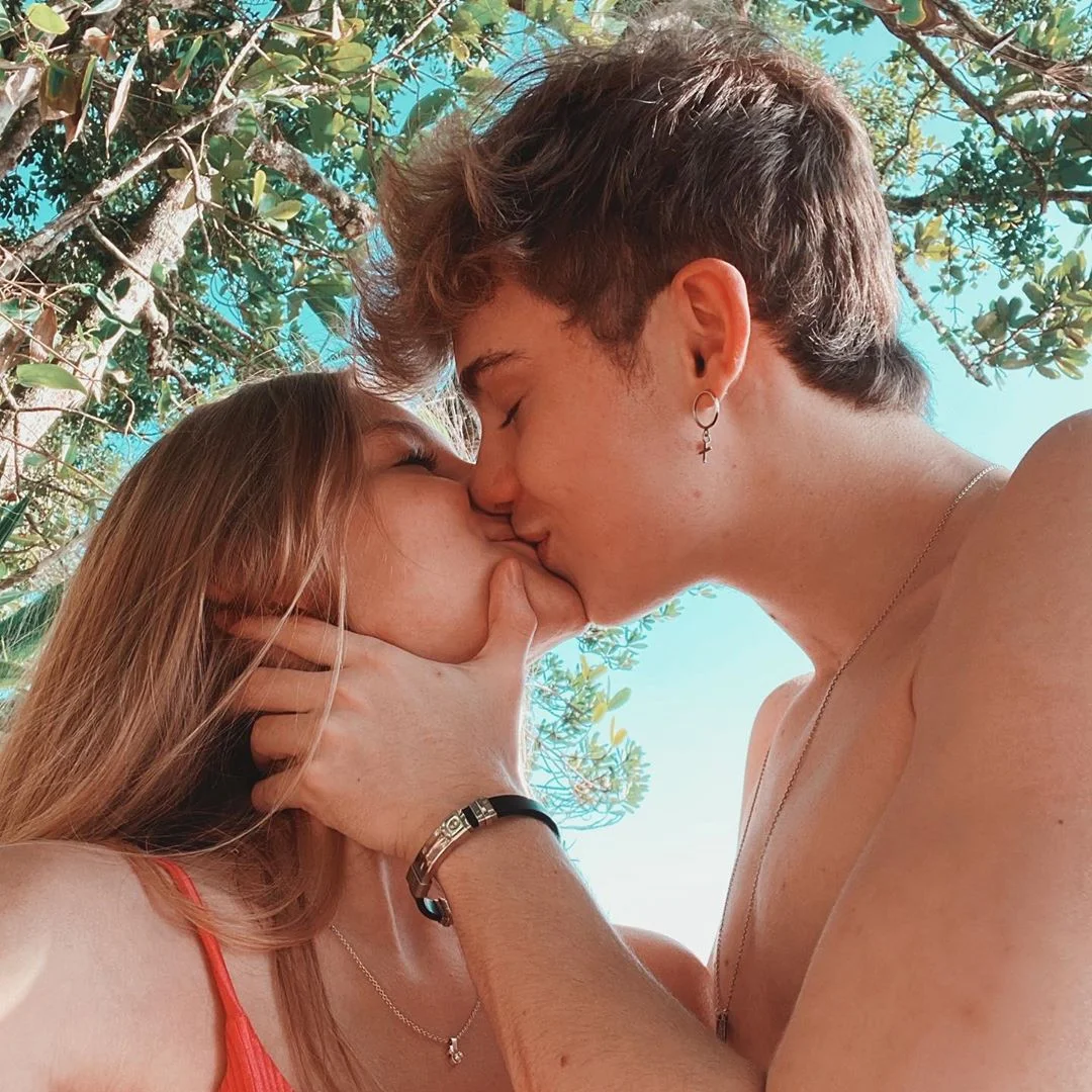 No elevador? Luiza Baker e Lucas Andrade contam detalhes do primeiro beijo e muito mais!