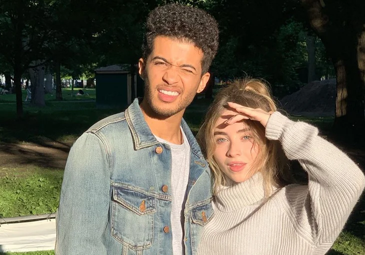 Sabrina Carpenter posta fotos de bastidores de ‘Dançarina Imperfeita’: ‘Somos uma família!’