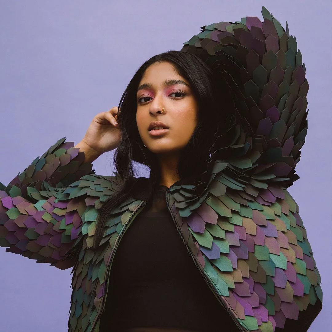 Maitreyi Ramakrishnan transmite mensagem linda sobre autoaceitação e apoio familiar!