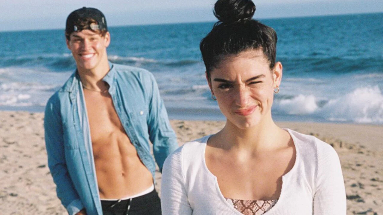 Dixie e Noah Beck juntos? No clipe de ‘Be Happy Remix’ isso vai acontecer! Vem ver