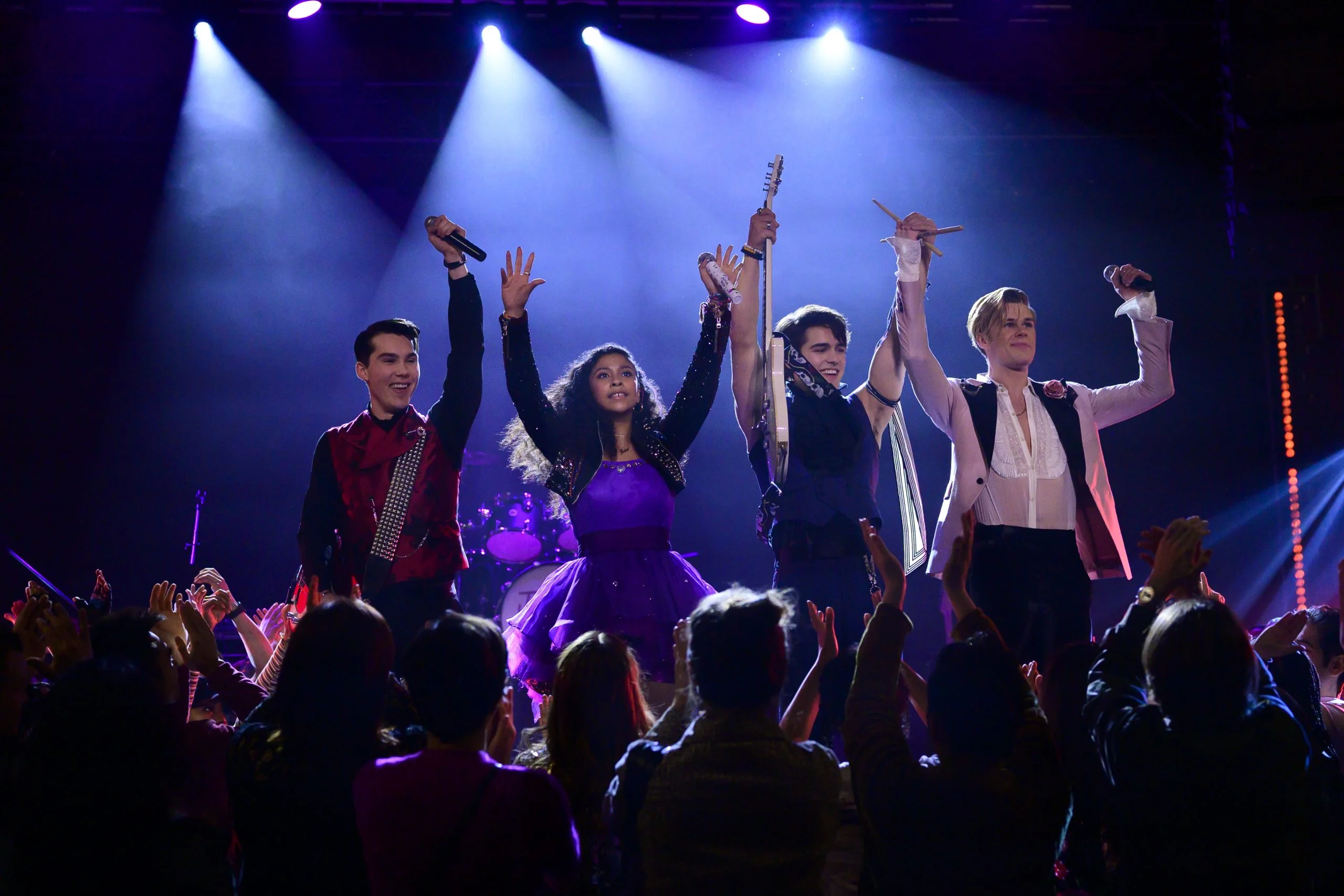 Continuação de ‘Julie and The Phantoms’? Tudo que precisa ser respondido na segunda temporada!