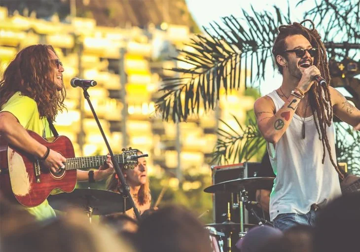 Gabriel Elias lança ‘Somos Instantes’ em parceria com Vitor Kley: “É uma canção que fala sobre a vida”