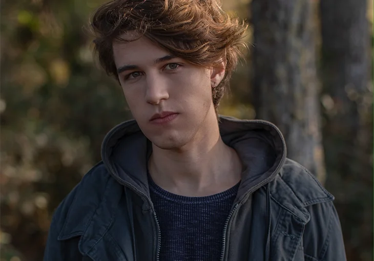 Murilo Bispo fala sobre clipe de ‘Jeito Simples’: “Foi muito especial pra mim”