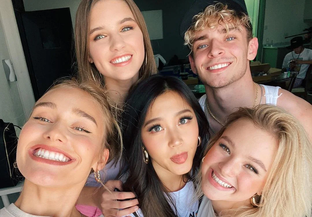 Volta às aulas especial! Now United lança coleção de cadernos em parceria com a Tilibra