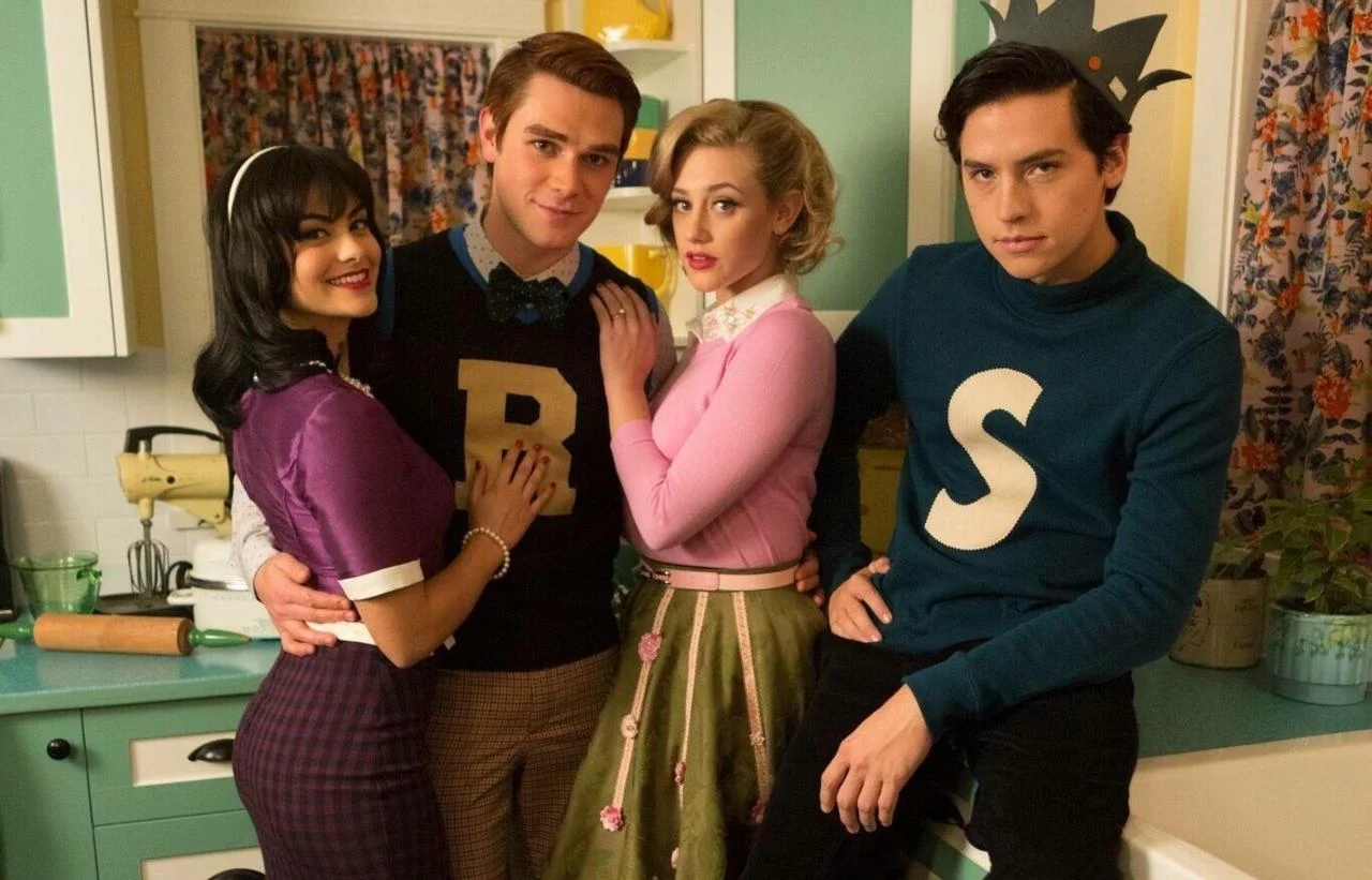 5º temporada de ‘Riverdale’ começa a ser gravada e já temos spoiler de cena hot com KJ Apa