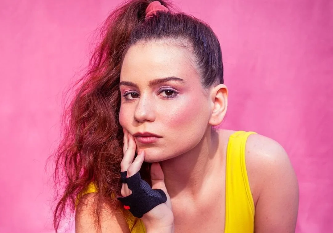 ‘Desgrama’ é o novo single da Carol Biazin e o clipe está lindo! Vem assistir