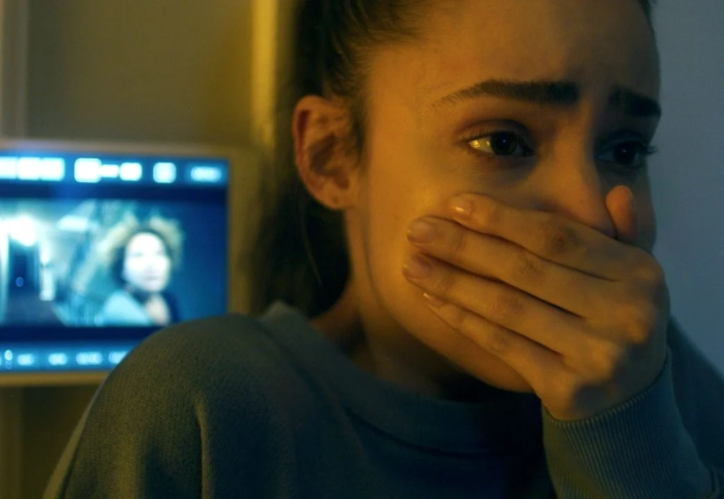 Que medo! Primeiro trailer de ‘Songbird’, com KJ Apa e Sofia Carson, é liberado! Vem assistir