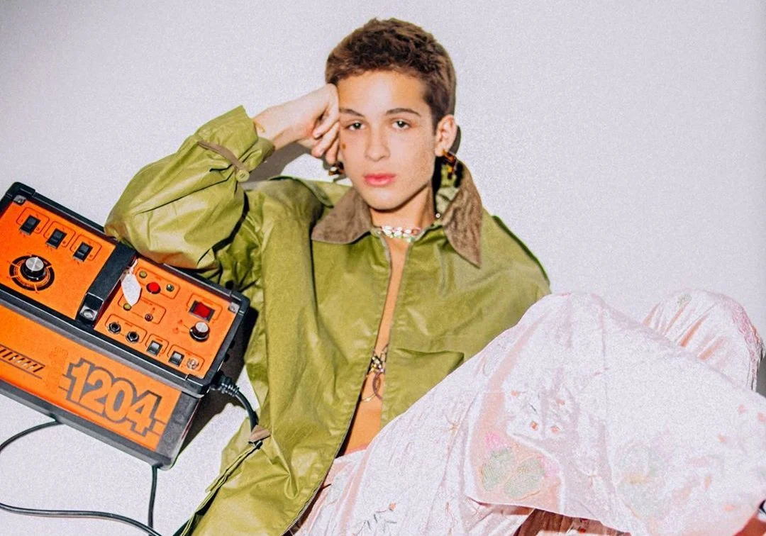 João Guilherme se joga no trap e lança ‘Batom de Cereja’