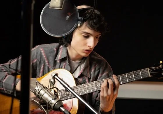 Você não vai acreditar de qual grupo de K-Pop Finn Wolfhard é fã!
