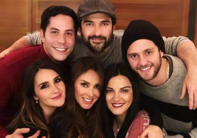 Criador do RBD fala sobre estreia do documentário e não descarta um retorno do grupo