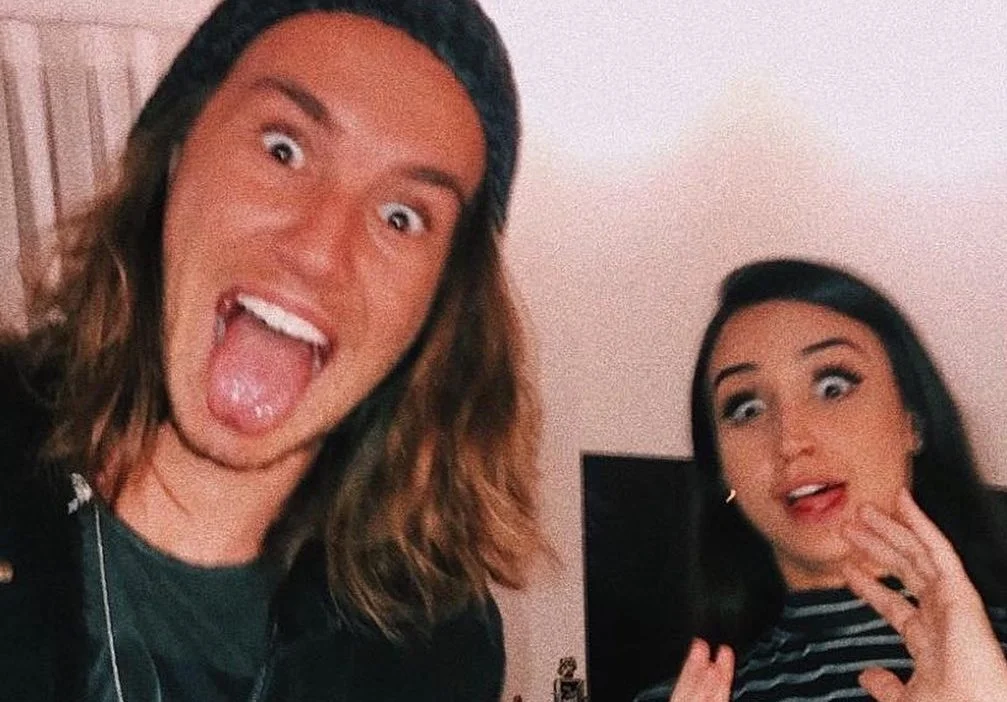 Em parceria com Vitor Kley, Mari Nolasco lança a fofíssima ‘Alto Mar’! Vem ouvir