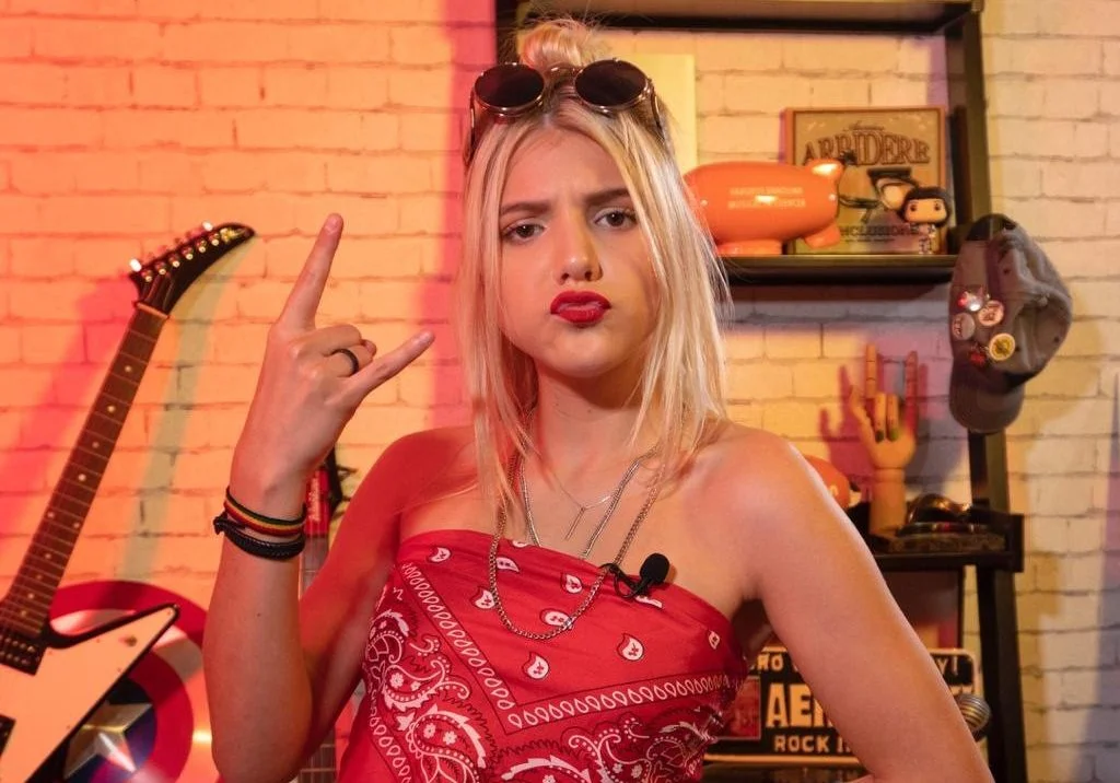 Giu Nassa cantando sertanejo? Sim! Vem ver a lista de covers maravilhosos da girl