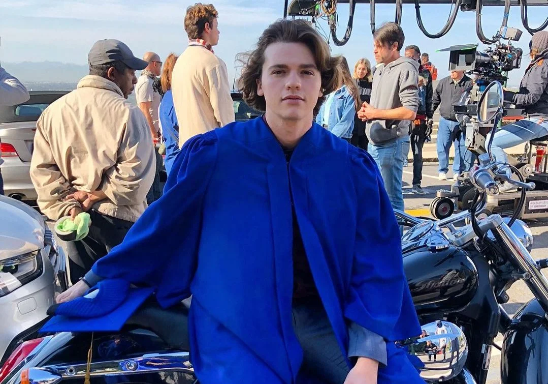 Qual será a reação de Lee caso Elle escolha Harvard? Joel Courtney contou no Tudum!