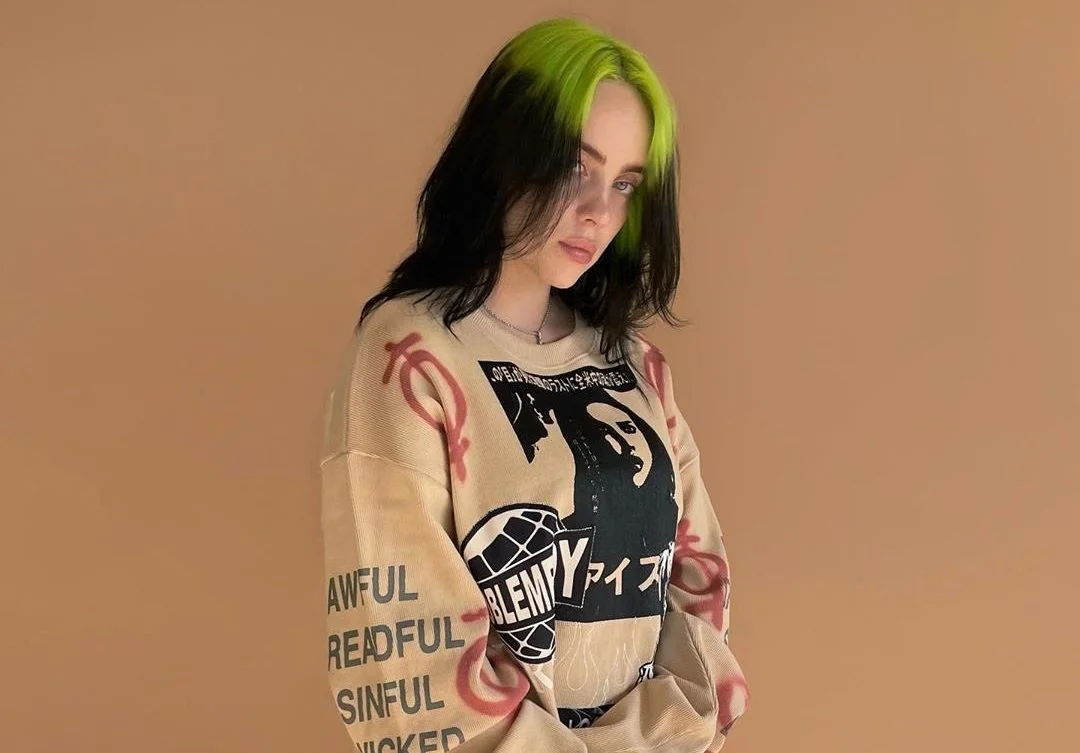 Sonho! Billie Eilish curte um shopping fechado com acesso livre a tudo no clipe de ‘Therefore I Am’