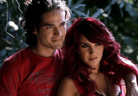 Dulce María e Poncho estarão na live do RBD! Entenda como vai rolar a participação deles