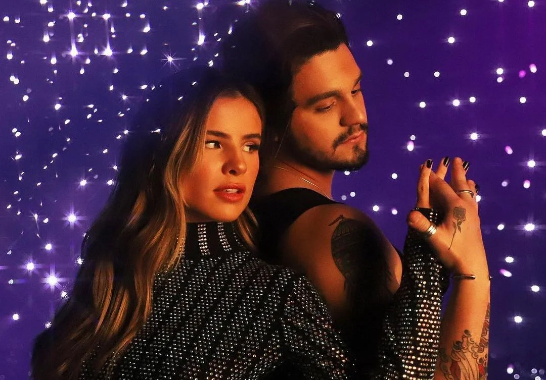 Será que está rolando? Parece que Luan Santana apresentou Giulia Be para seus pais!