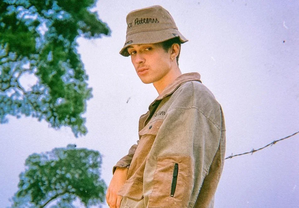 Tem música nova chegando! João Guilherme está em estúdio e dá spoiler de seu próximo projeto