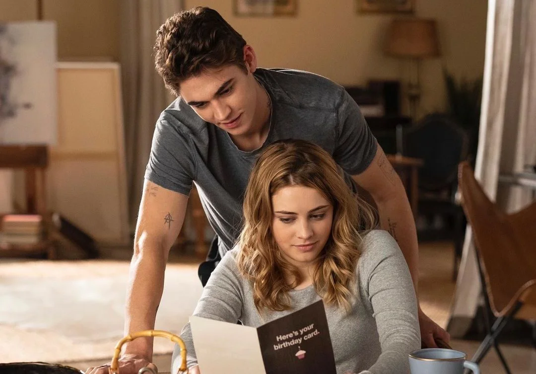 Hero Fiennes-Tiffin e Josephine Langford gravam vídeo fofo pra anunciar fim das gravações de ‘After 3 e 4’