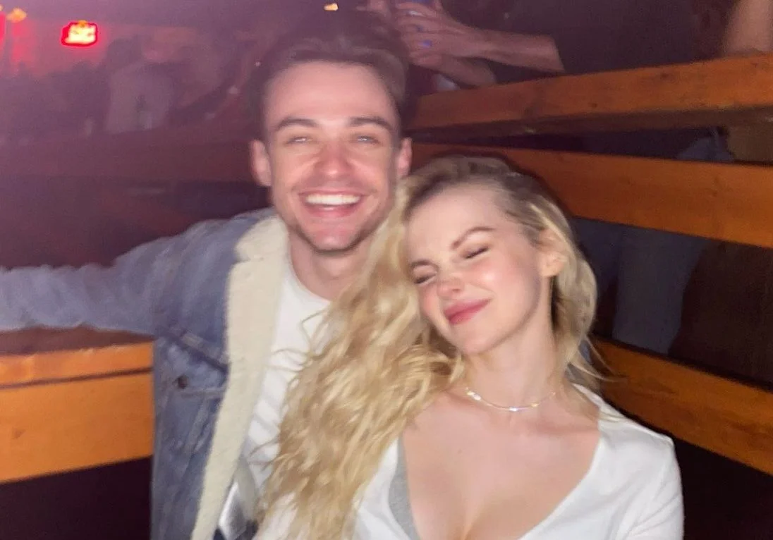 Dove Cameron solteira? Fãs estão achando que ela e Thomas Doherty terminaram