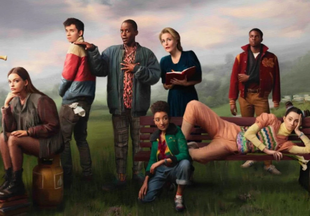 Fotos dos bastidores da nova temporada de ‘Sex Education’ são reveladas! E quem tirou vai te surpreender