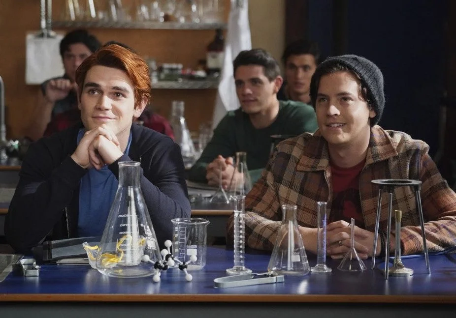 Triste futuro de Jughead? Professores em ‘Riverdale High’? KJ Apa revela o que podemos esperar após salto temporal!