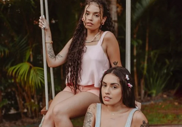 Com vibe verão, letra romântica e clipe lindo, Carol & Vitória e RESENHV lançam ‘Meu Quintal’!