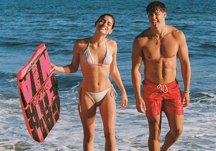 Tênis? Pulseira? Vem ver os presentes que Dixie D’Amelio e Noah Beck trocaram no Natal