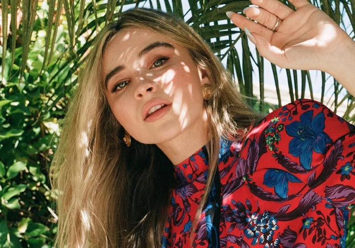Sabrina Carpenter quebra o silêncio e fala sobre rumores de ‘Skin’ ter shade para Olivia Rodrigo