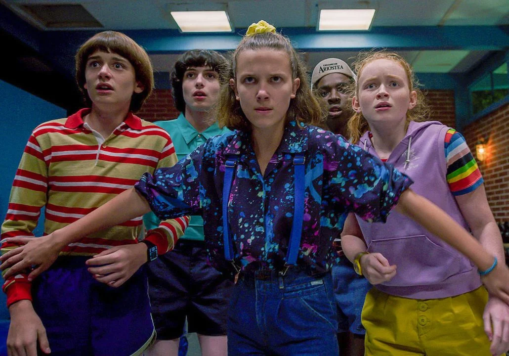 Novas fotos dos bastidores de ‘Stranger Things 4’ mostra retorno de personagem importante! Confira