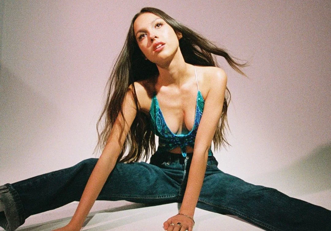 Olivia Rodrigo dá sua opinião sobre especulações envolvendo sua vida e ‘Drivers Licence’