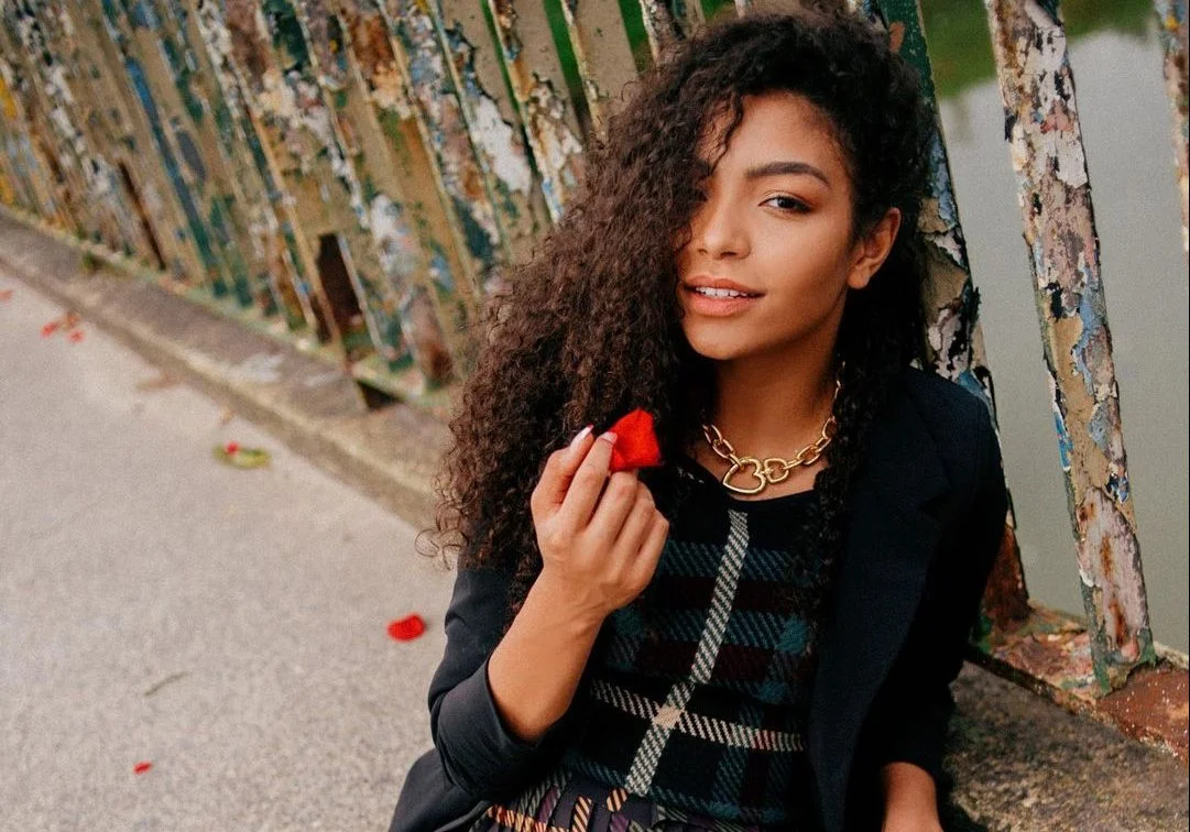 Any Gabrielly zoeira! Girl cria perfil fake e trolla seus fãs de forma super divertida