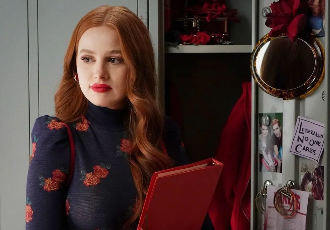 Senhora Topaz? Foto de Cheryl após salto temporal gera teorias sobre seu futuro em ‘Riverdale 5’